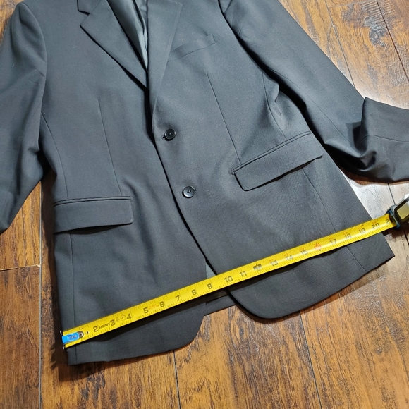 Theory men’s 40R black suit coat - Picture 3 of 11
